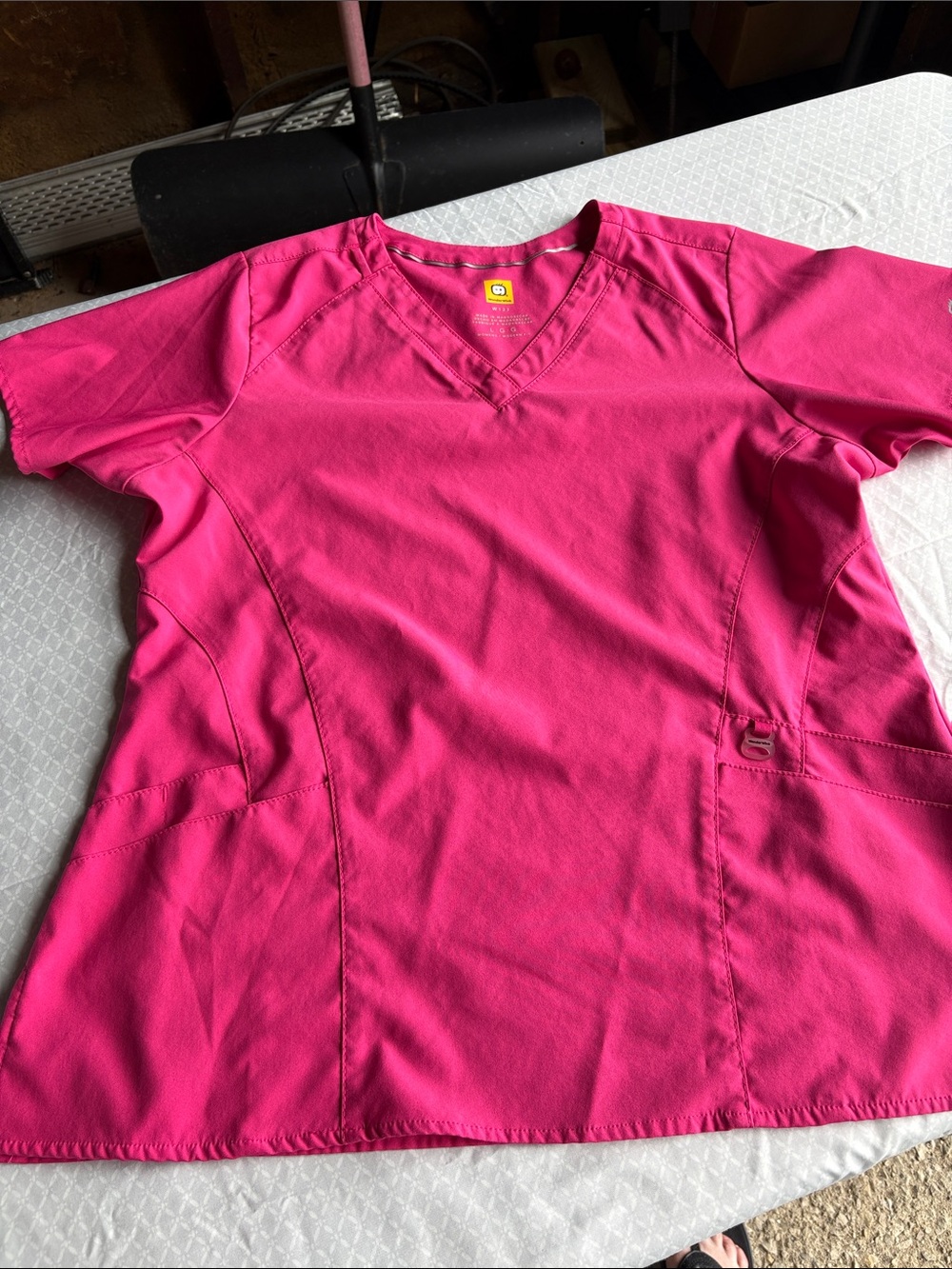 WonderWink Women's V-Neck Scrub Top in Bright Pink